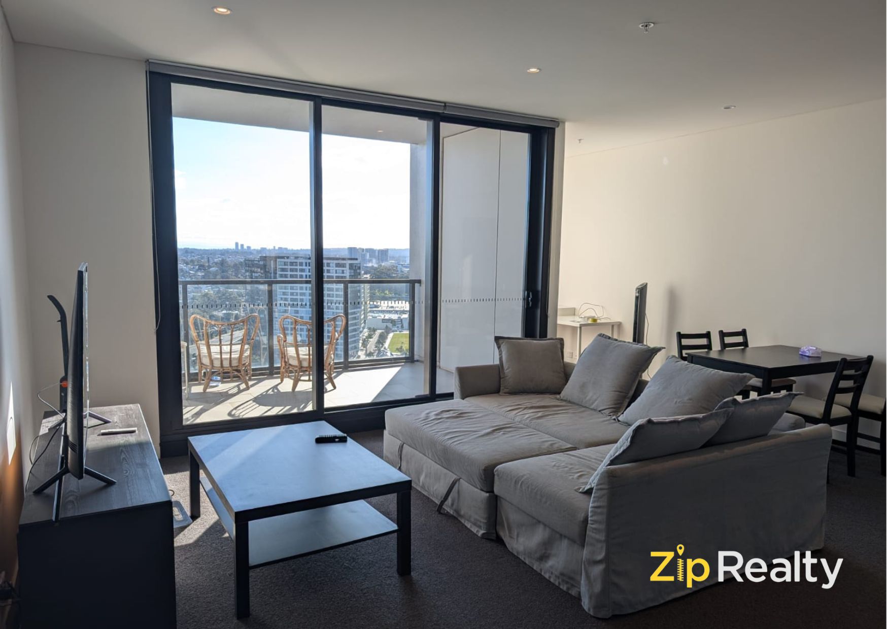 Modern 2 Bedrooms Apartment in North Ryde